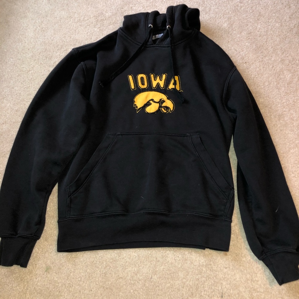 Vintage Iowa Hawkeyes sweatshirt, size M